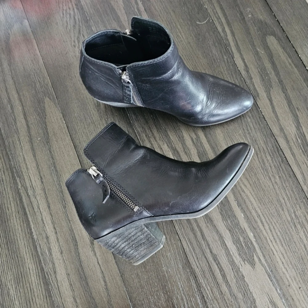 Frye Judith Double Zip Ankle Boots Size 6